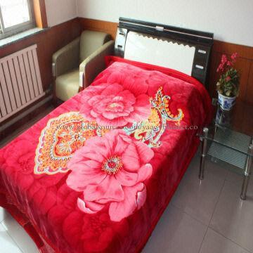 100% Polyester 1-ply flower printed embossed raschel blanket