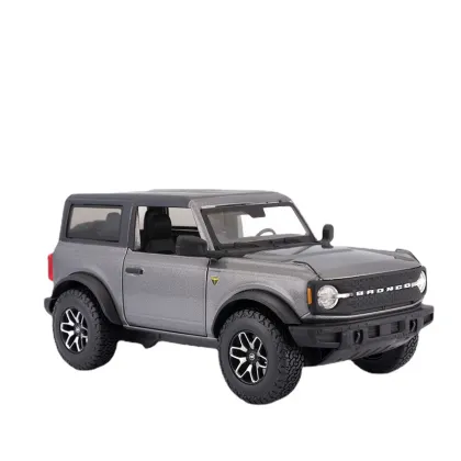 Maisto J EEP Bronco Off-Road Vehicle with Opening Doors - 1:24 Scale Diecast Alloy Car Model and Toy