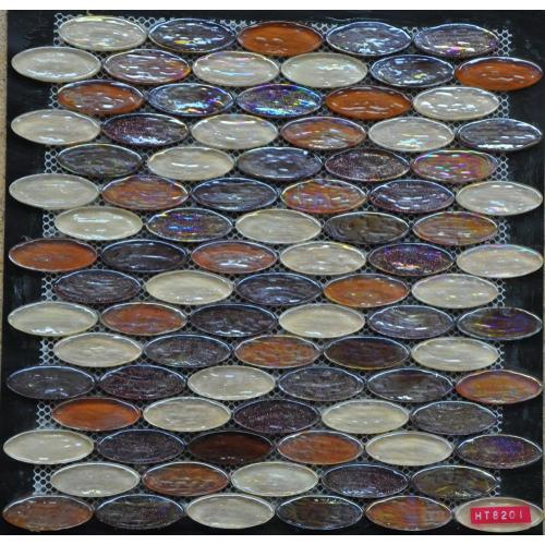 Mosaico de vidrio colorido irregular oval