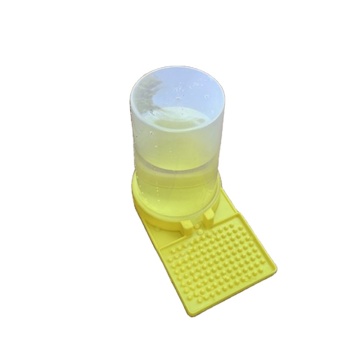 Portable 500ml Plastic Bee Water Feeder for Beekeeping