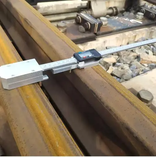 Digital Rail Switch Opening Gauge for railway turnout measuring