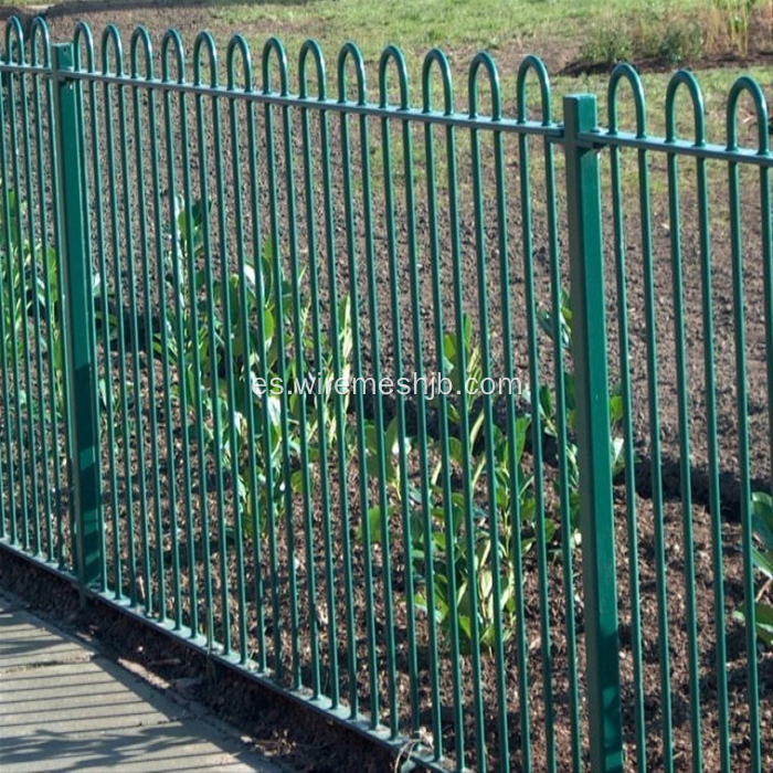 Cerca del arco superior para el parque de atracciones