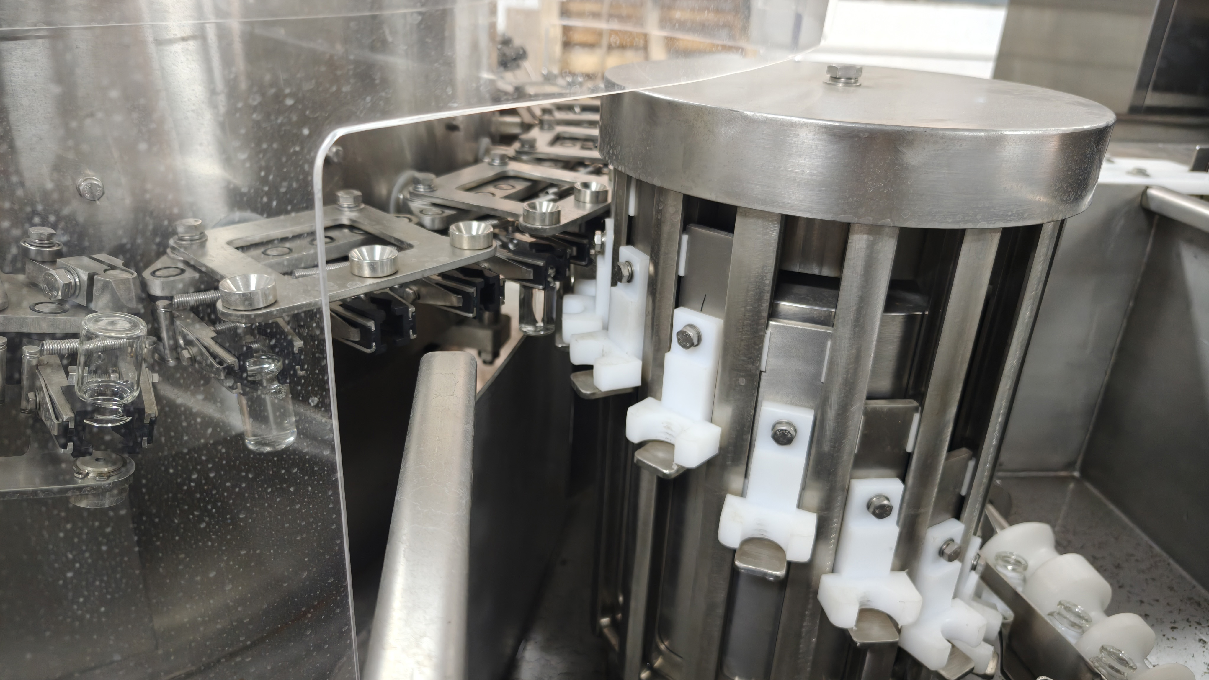 Bottle washing equipment