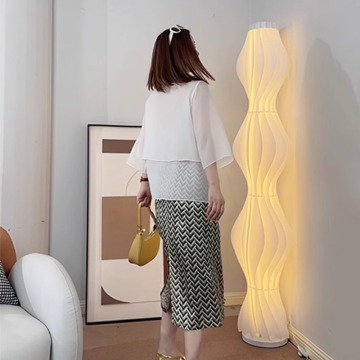 Japanese Style Grass Skirt Floor Lamp