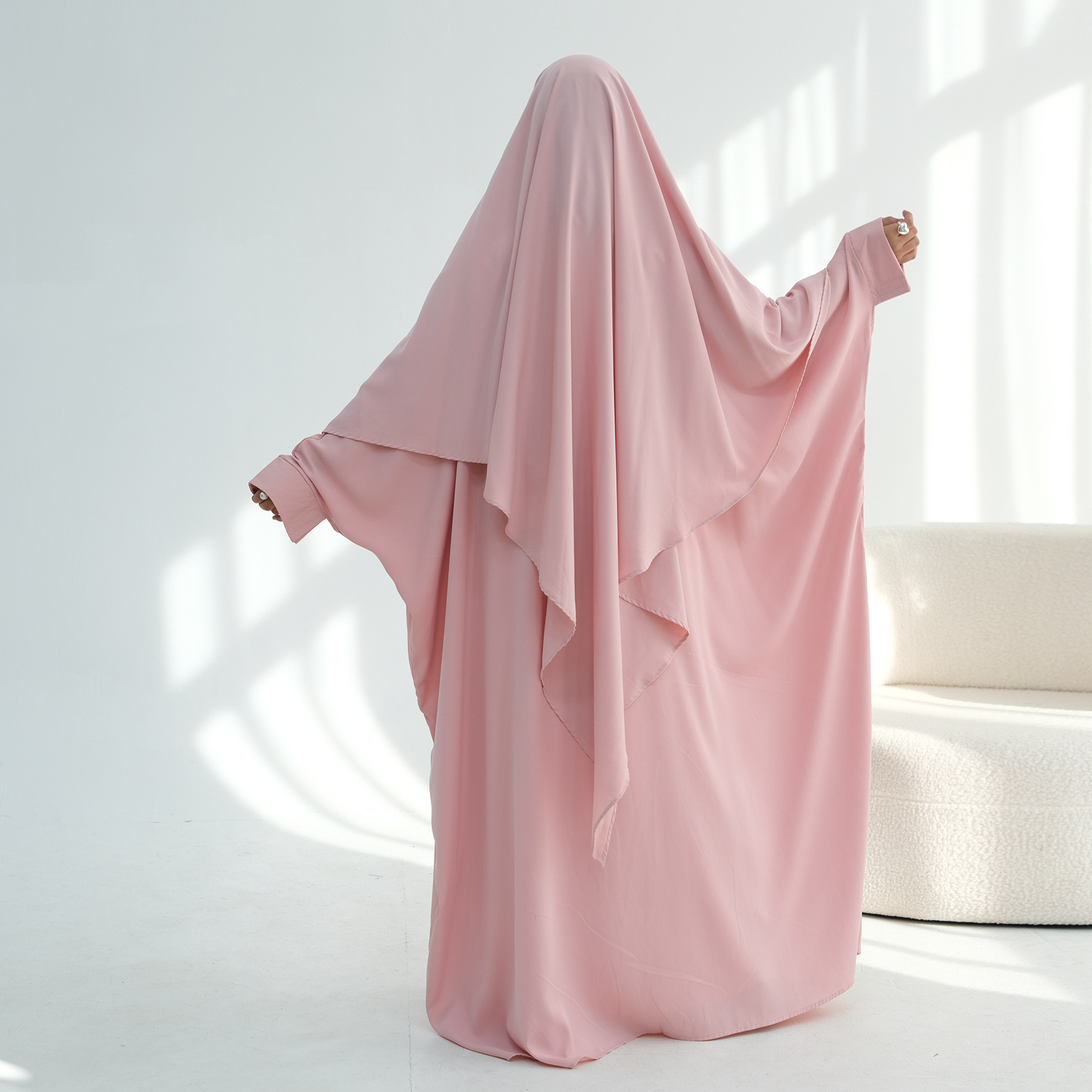 Nida Abaya Matching Headscarf Detail