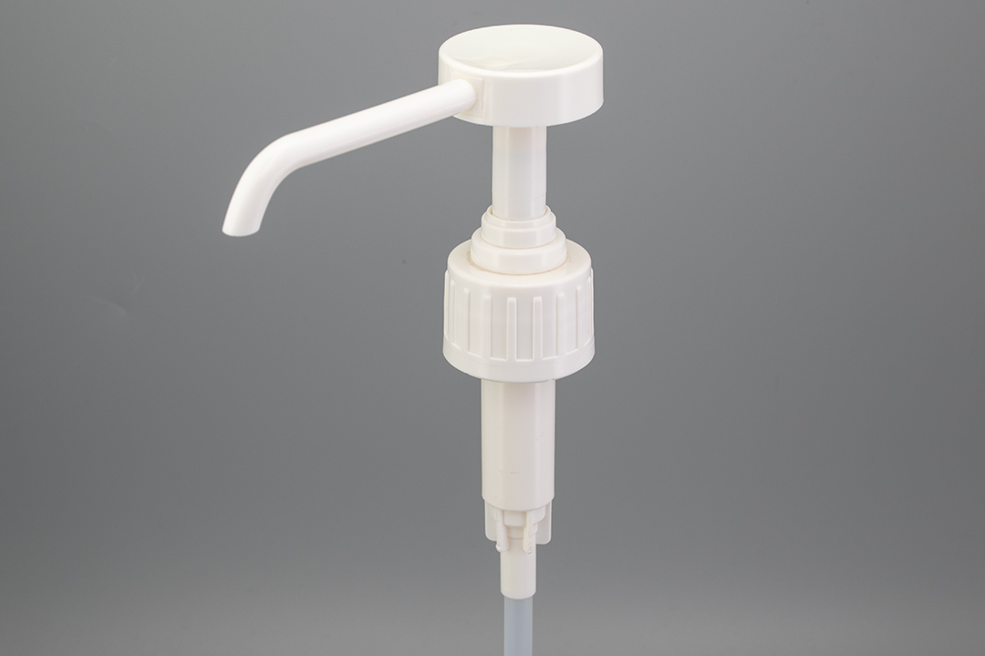 28/410 white ribbed Lotion Pump with Tamper Ring