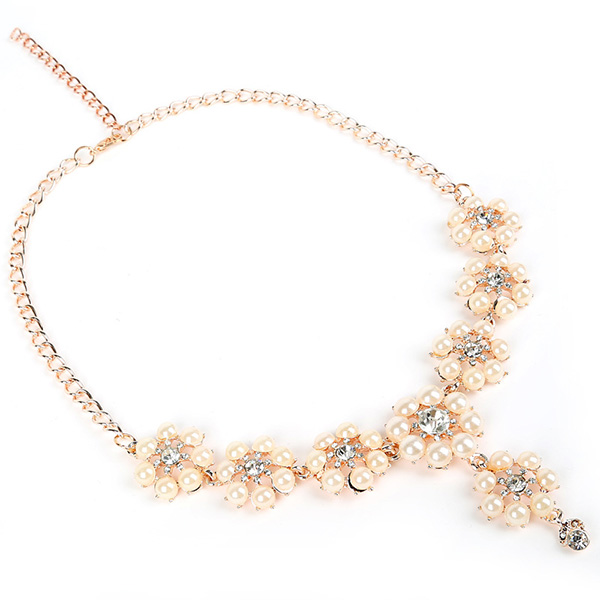 Flower Shape Graduated Pearl Necklace