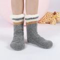 Des femmes chaussettes de pantoufles Chenille confortables avec doublure