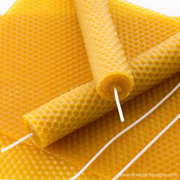 beeswax rolled candle (1)