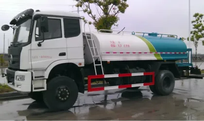 Dongfeng 4x4 all terrain water tank truck