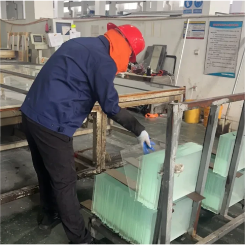 Painel de vidro AR temperado e temperado com revestimento avançado