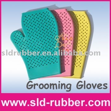 Child's Rubber Grooming Mitt