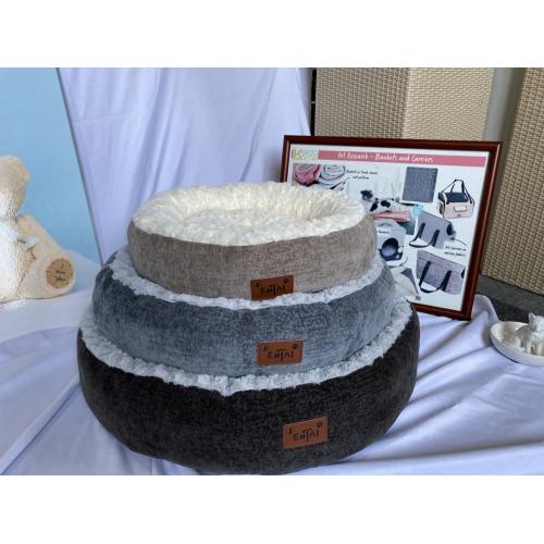 Chenille donut bed cozy & warm