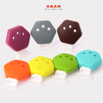 BPA free Silicone Pacifier Holder Wooden Baby Pacifier Clips