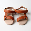 Летни сандали с триъгълник от естествена кожа за момичета