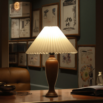 Nordic Retro Pleated Table Lamp