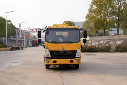 HOWO Asphalt Distributor Truck