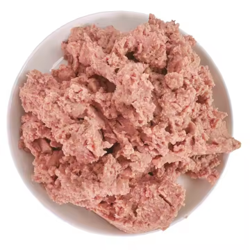 Hidratação de atum e tiras de gato de molho de carne nutricional