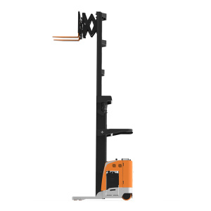 Very narrow aisle double deep reach truck electric