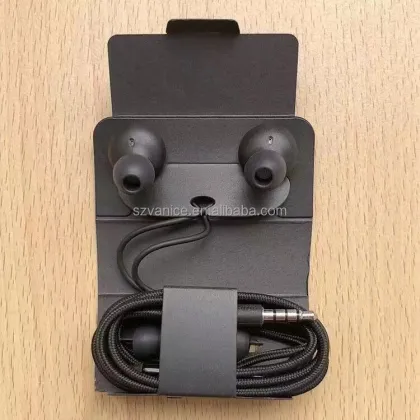 AKG Original 3.5mm Headphones with Remote Mic for Samsung S10