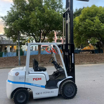 Second Hand TCM Forklifts: Low Hour 3 Ton Diesel Engines for Sale