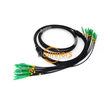 12F LC-LC APC SM สายเคเบิลจัมเปอร์ออปติคัลหุ้มเกราะ TPU หุ้มเกราะ