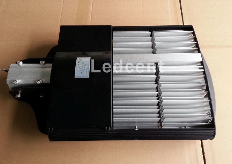 China Manufacturer 90W LED Street Light with 45mil Bridgelux Chip