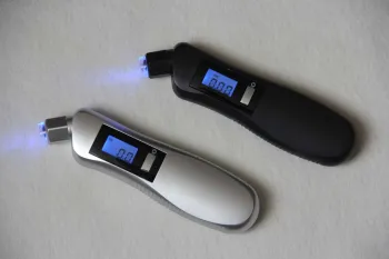 Digital pressure gauge