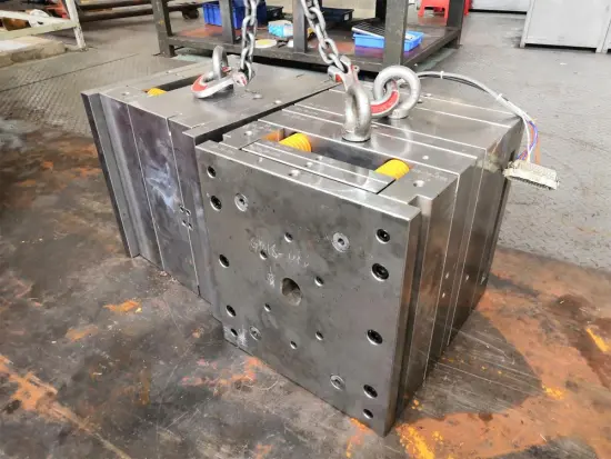 Mould for small parts of automobile