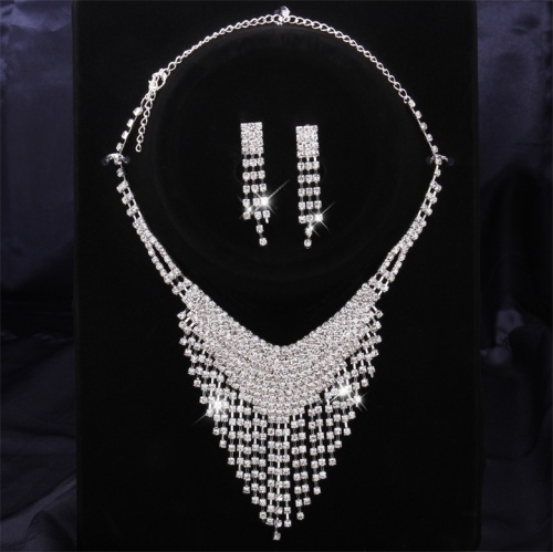 Wholesale New Arrival Silver Palted Wedding Necklace and Earrings Jewelry Sets Ds011