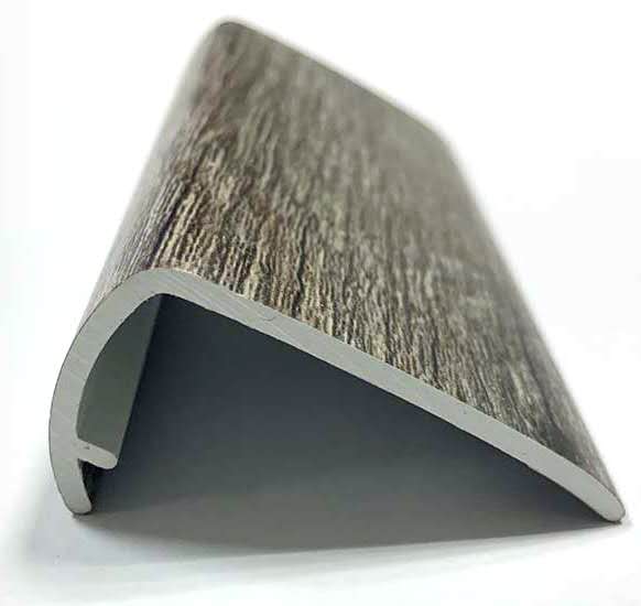 Tangga menginjak cetakan trim untuk lantai PVC