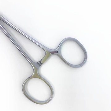 2.1x2.1x6.8 mm Mini étiquette RFID UHF: Amélioration du suivi et de la gestion des instruments médicaux