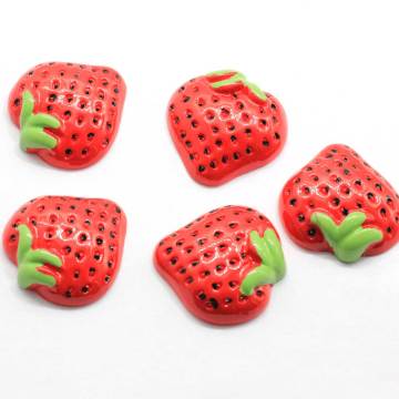 Super Kwaliteit Zoete Aardbei Vormige 100 stks / zak Plaksteen Hars Cabochon Voor DIY Ornamenten Craft Decor Kralen