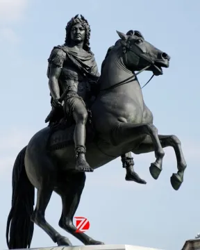 famous man riding cast bronze horse statues