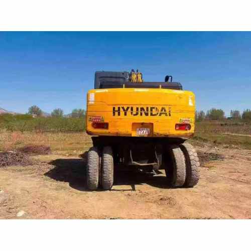 Escavadeira de rodas Hyundai R150W-7 com pintura original