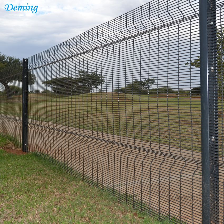 Used Galvanized Wire Mesh Fencing for Sale