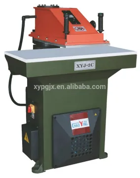 Hydraulic swing arm die clicker press