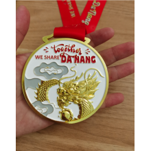 Medallón de metal pulido con chorro de arena de oro brillante personalizado 2020