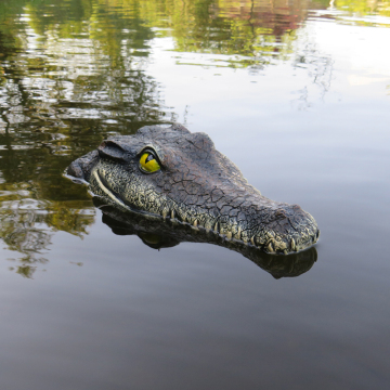 Flytec V301 Remote Control Electric Racing Boat: The Simulation Crocodile Head Spoof Toy for Outdoor Water Play