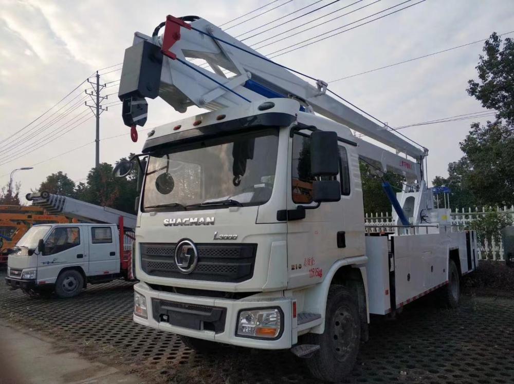 13 m Dongfeng Brazo plegable de alta altitud camión de operación