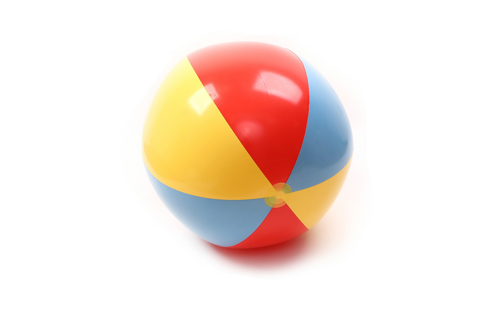 Bola de praia colorida inflável de verão com três painéis