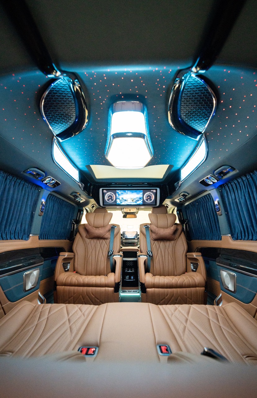 Luxury Mercedes Benz V260L MPV