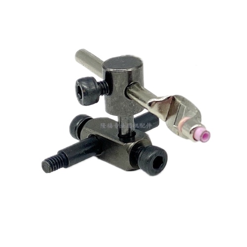 Double-side guide wheel yarn feeder nozzle