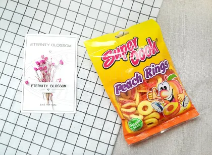 Super Oooh Peach Rings Sour Sweet Candy