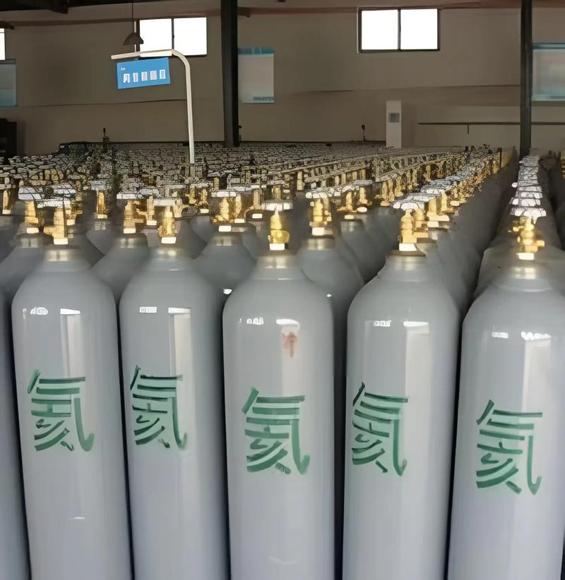 Ultra-high purity Helium Gas