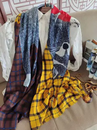 Worst Cashmere Blended with Silk Printed Shawl