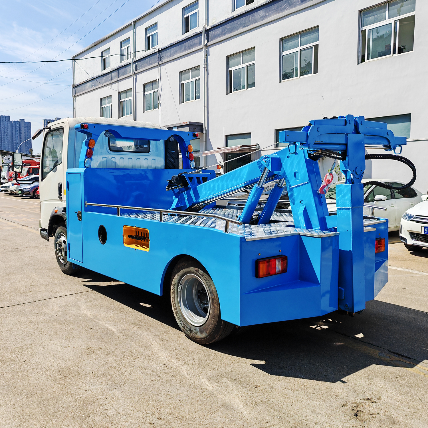 All-in-one road tow truck for traffice clearance