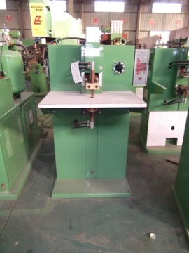 Spot Welder with Worktable