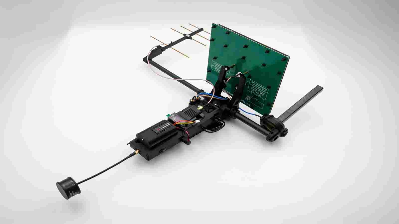 Solução de antena para equipamento de detecção de drones