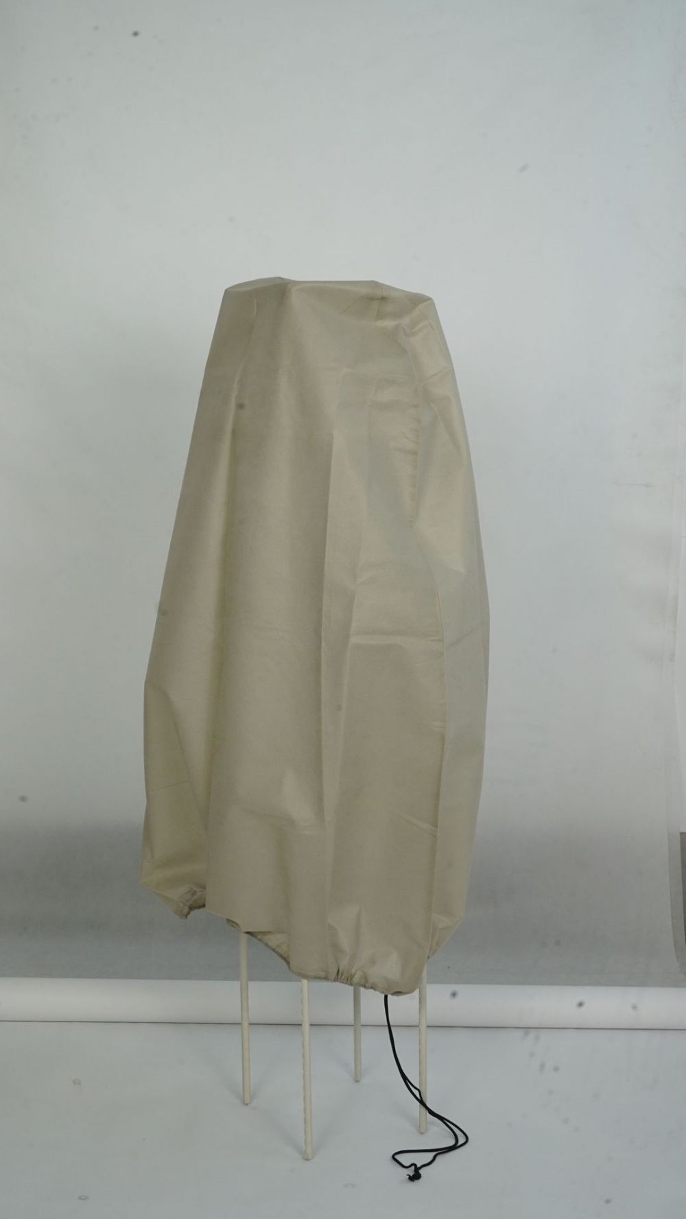 Winter non-woven plant frost protection cover